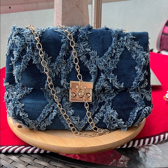Chic Denim Chain Shoulder Bag NWOT - Picture 3 of 9